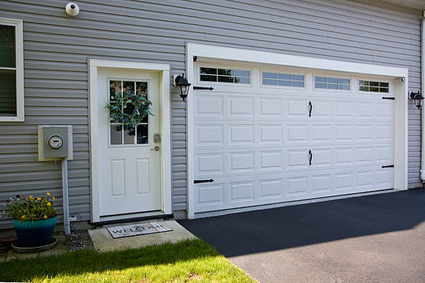 24/7 Emergency Garage Door Roller Replacement experts in Grand Blanc, MI